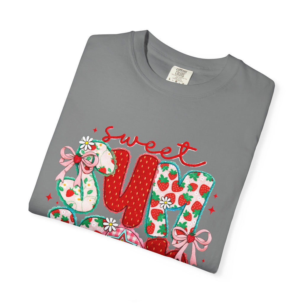 Sweet U: Strawberry Pattern Graphic T-Shirt
