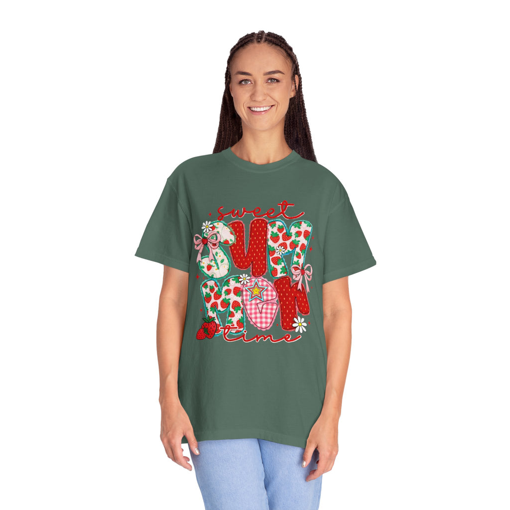 Sweet U: Strawberry Pattern Graphic T-Shirt