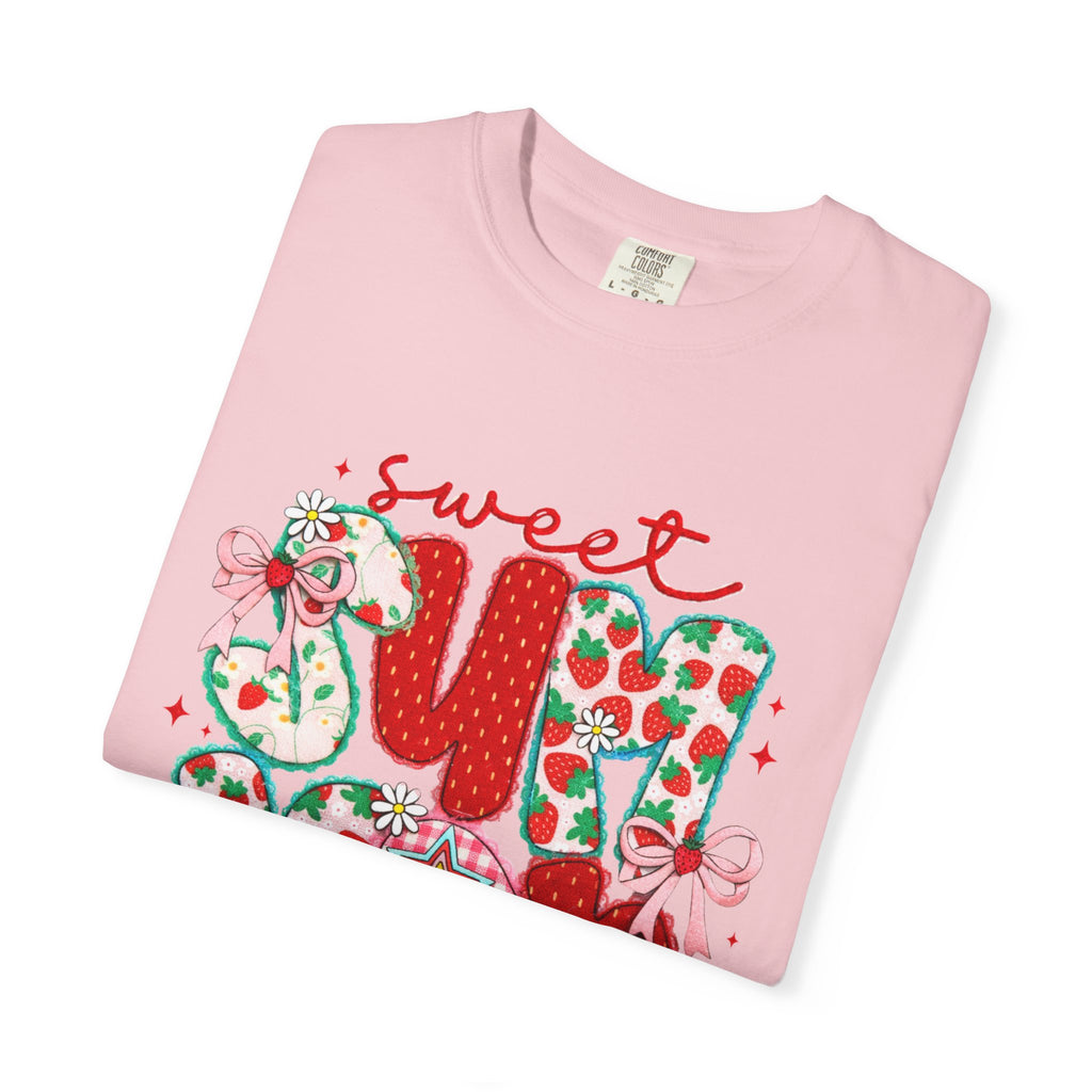 Sweet U: Strawberry Pattern Graphic T-Shirt