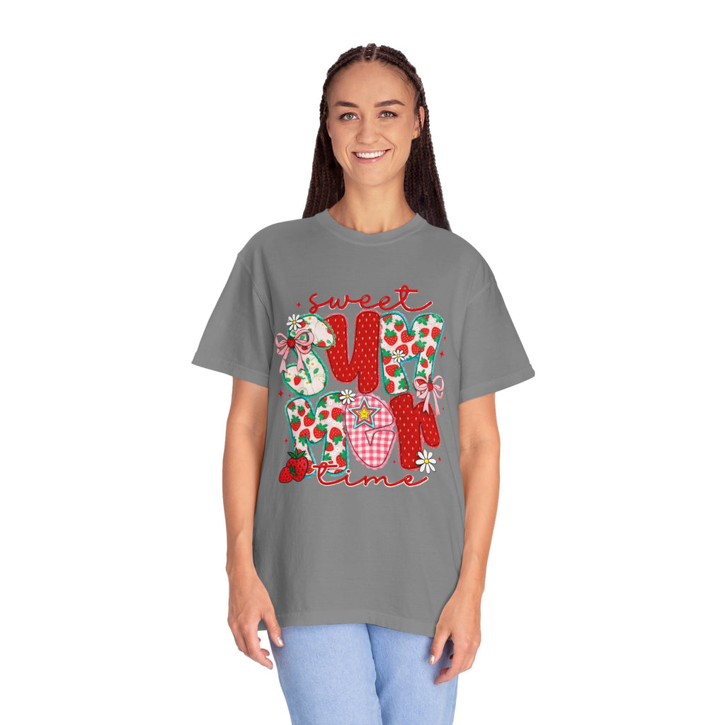 Sweet U: Strawberry Pattern Graphic T-Shirt